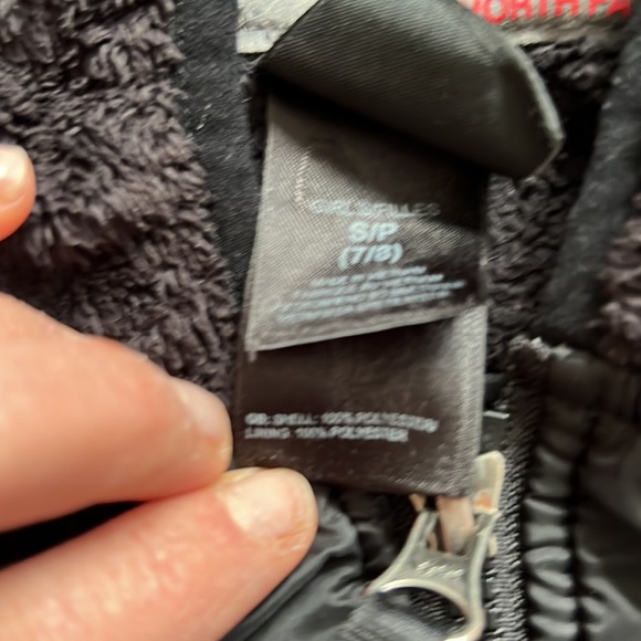 Girls north face fleece w hood size 7/8 - Picture 3 of 3